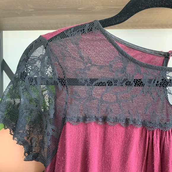 Maroon Blouse with Black Lace Sleeves - Picture 2 of 3